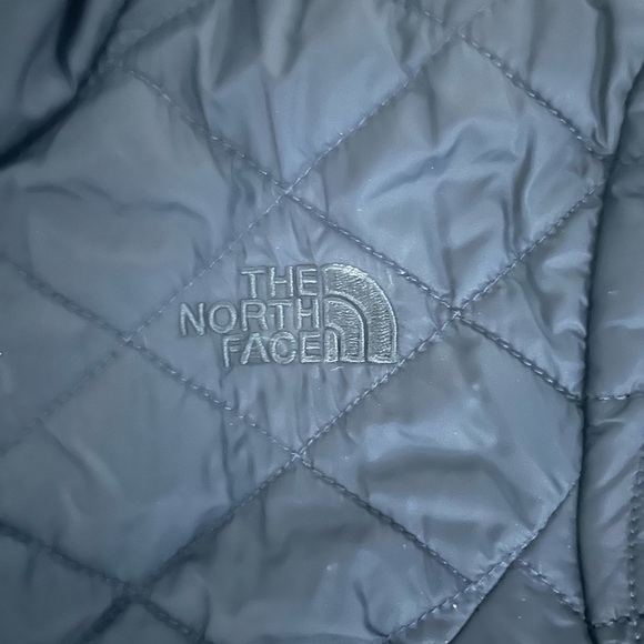 The North Face Quilted Navy Jacket, SZ S - Picture 2 of 3